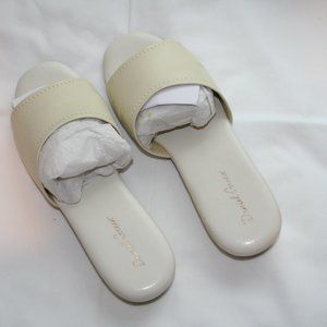 Daniel Green Off White Slides Size 5.5 New in Box